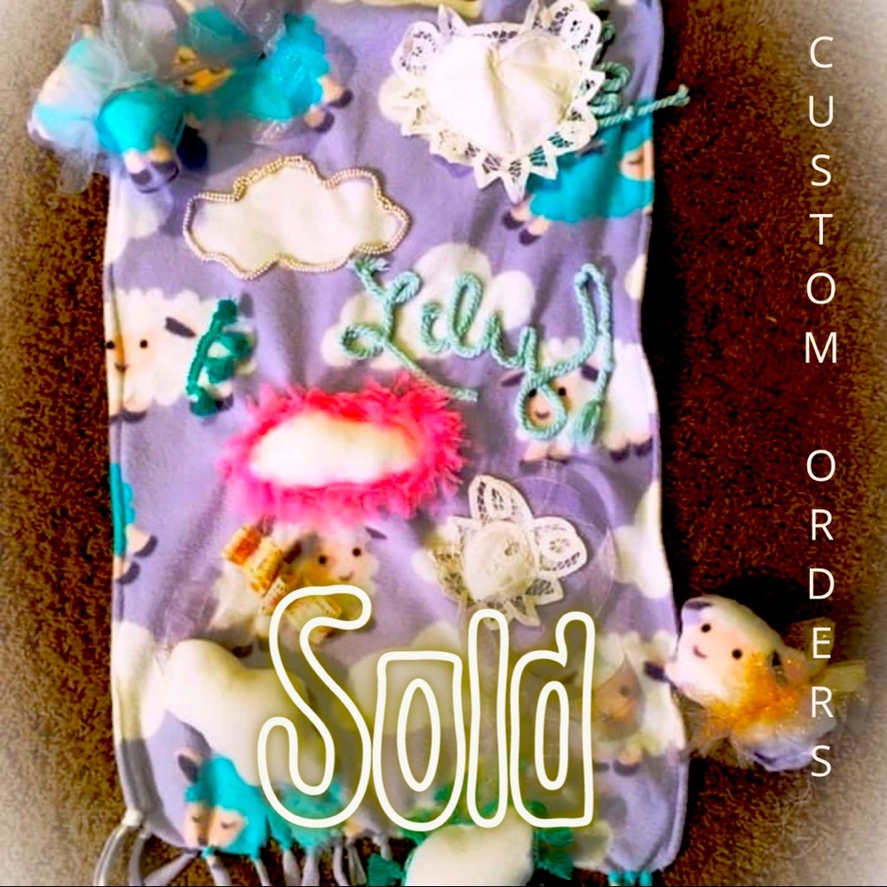 CUSTOM HANDMADE FIDGET TEETHING TAGGY BLANKET